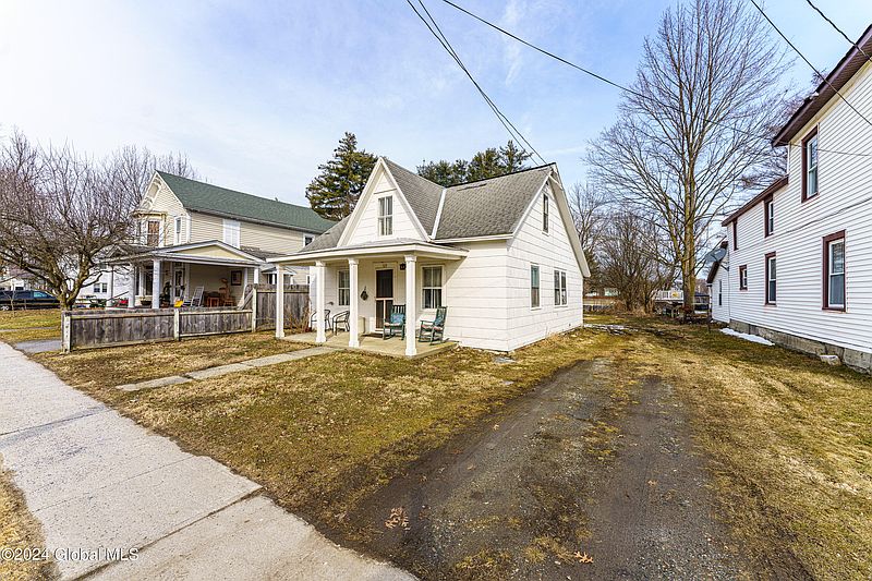 3rd image of 109 E Main Street