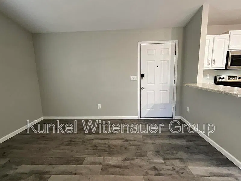 1 bed, 1.0 bath, 640 sqft, $1,195 — Photo 3