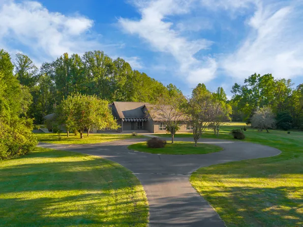 5285 W Carr Hill Rd, Columbus, IN 47201