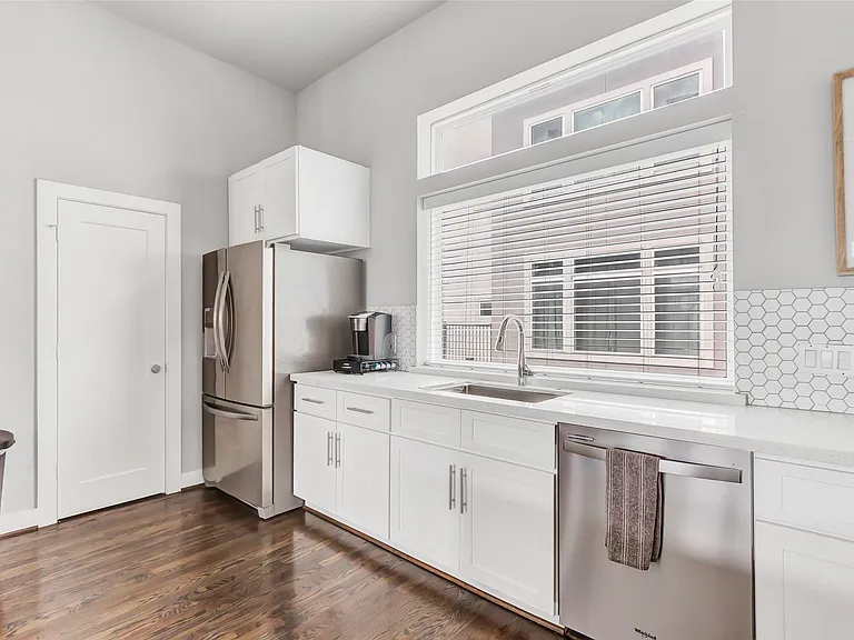 1310 Roberts St #1310 — Photo 4