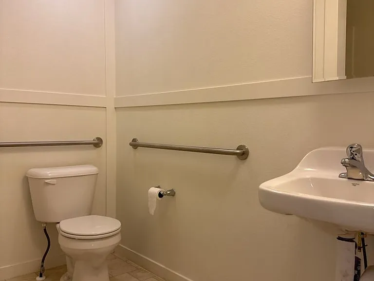 309 Constitution Ave — Photo 9