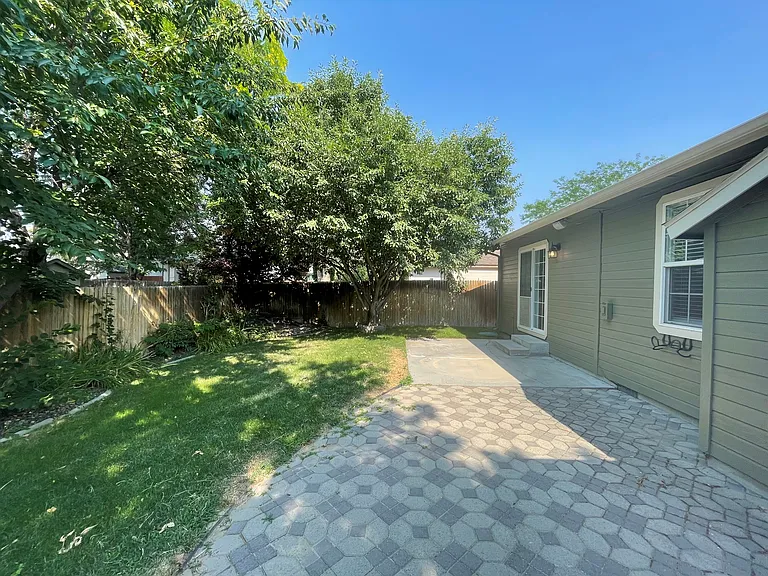 2652 W Sheryl St — Photo 28