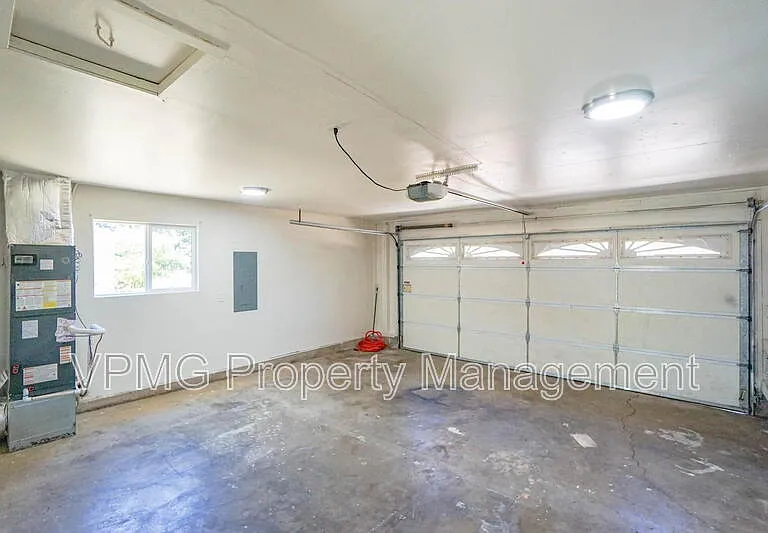19505 NE 11th St — Photo 30