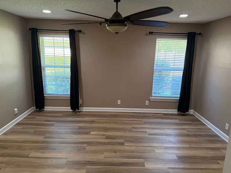 212 Autumn Ridge Ct — Photo 11