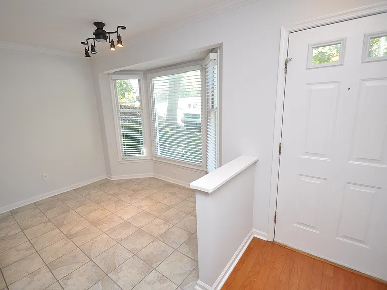240 Beechtree Dr — Photo 2