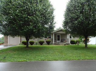 2107 Chestnut Hill Rd, Crossville, TN 38571