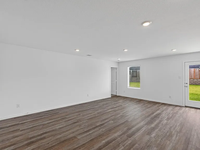 40818 Hawthorne Glades St — Photo 12