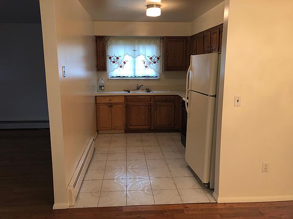 5th image of 1052 E 217th St #2