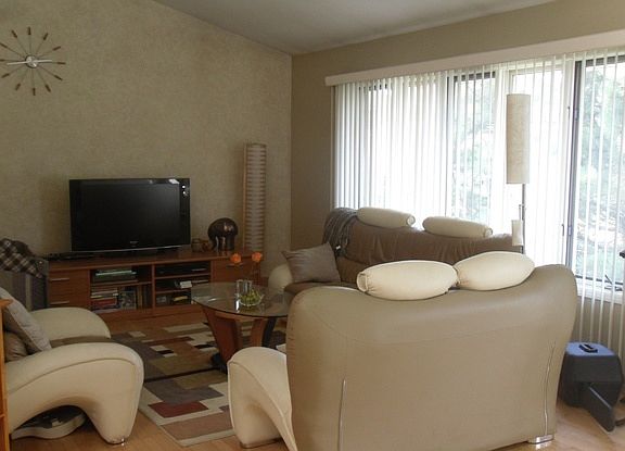 2nd image of 9275 Windsor Pkwy #103