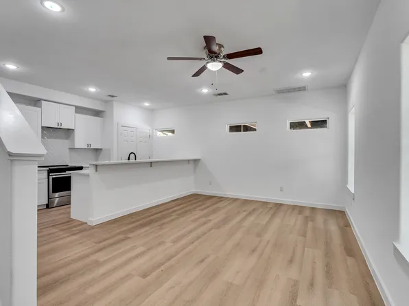 8623 Homewood Ln, Houston, TX