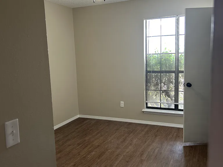 6708 Chalet Ct — Photo 10