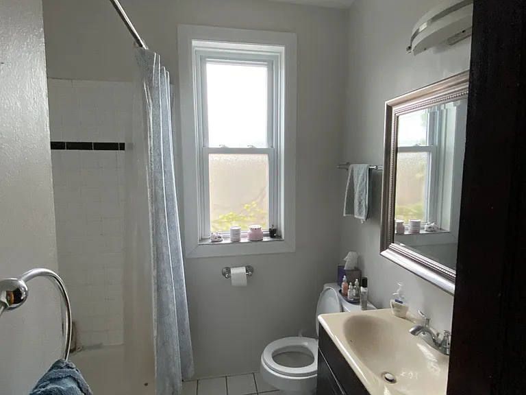 1506 W Addison St — Photo 9