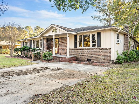 3rd image of 1136 Lakeshore Dr