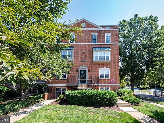 3rd image of 3601 38th St NW APT 303