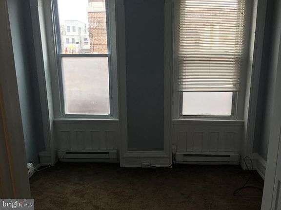3rd image of 1639 W Diamond St #1FF