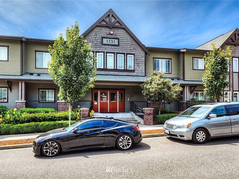 1st image of 1731 10th Avenue NE #114