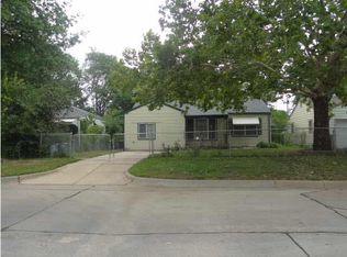 2504 S Twin Oaks St, Wichita, KS 67216