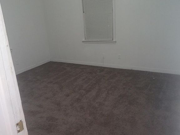 4th image of 2320 Marguerite St
