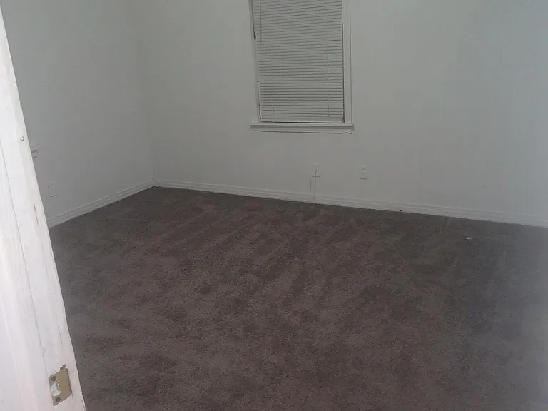 2320 Marguerite St — Photo 4