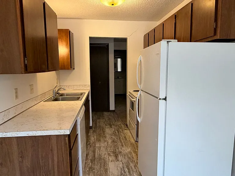 910 2nd Ave SW — Photo 9
