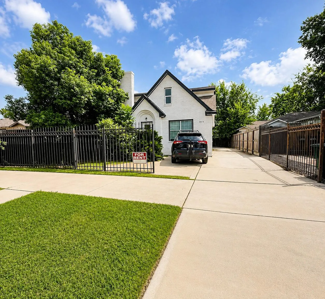 2 bed, 1.0 bath, 1510 sqft, $1,400 — Photo 2