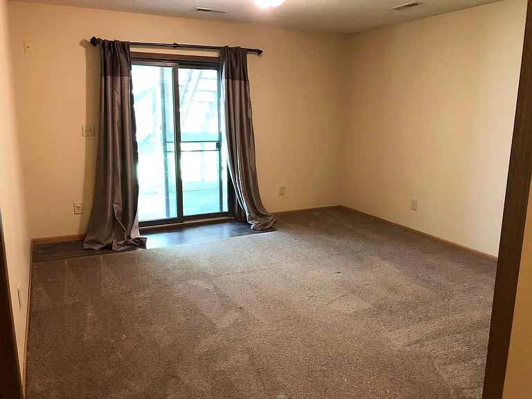 908 Sandusky Dr — Photo 15