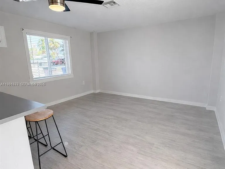 50 Orange Dr #B — Photo 4
