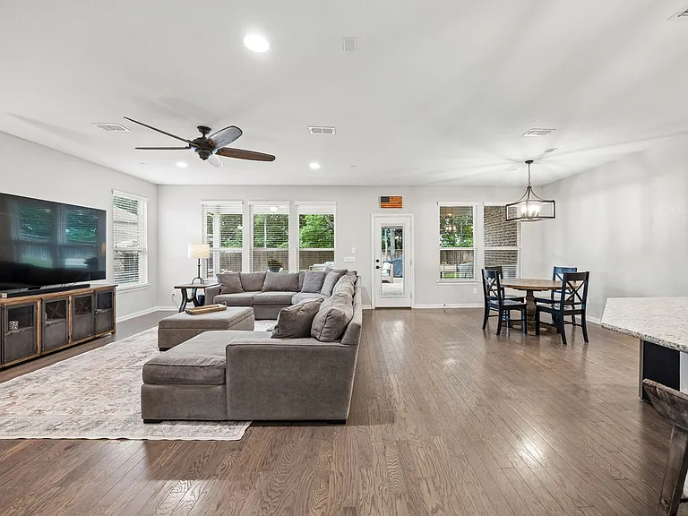 2200 Mountain Creek Ct — Photo 15