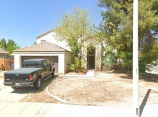 37541 Starcrest St, Palmdale, CA 93550