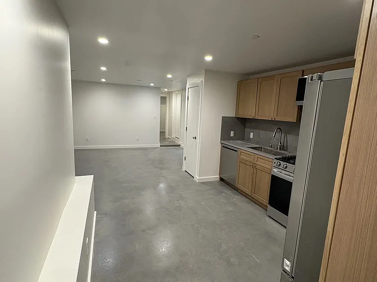 42 Jasper Pl — Photo 10