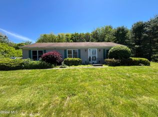 7 Warren Ln, Troy, NY 12182