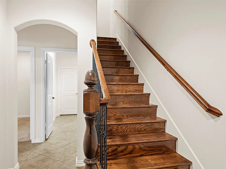 6465 Naples Dr — Photo 4