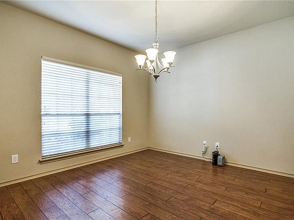5th image of 2729 Albatross Ln