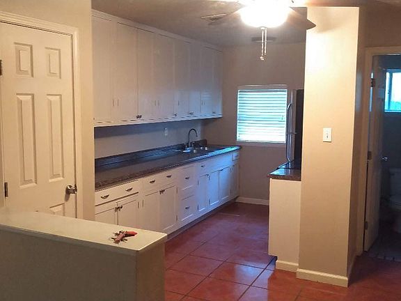 2nd image of 20580 Oak Hill St
