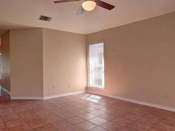 5th image of 2721 Persimmon St