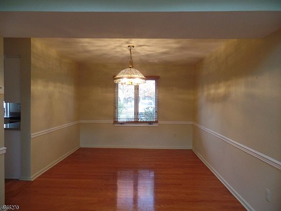 5th image of 85 Village Dr
