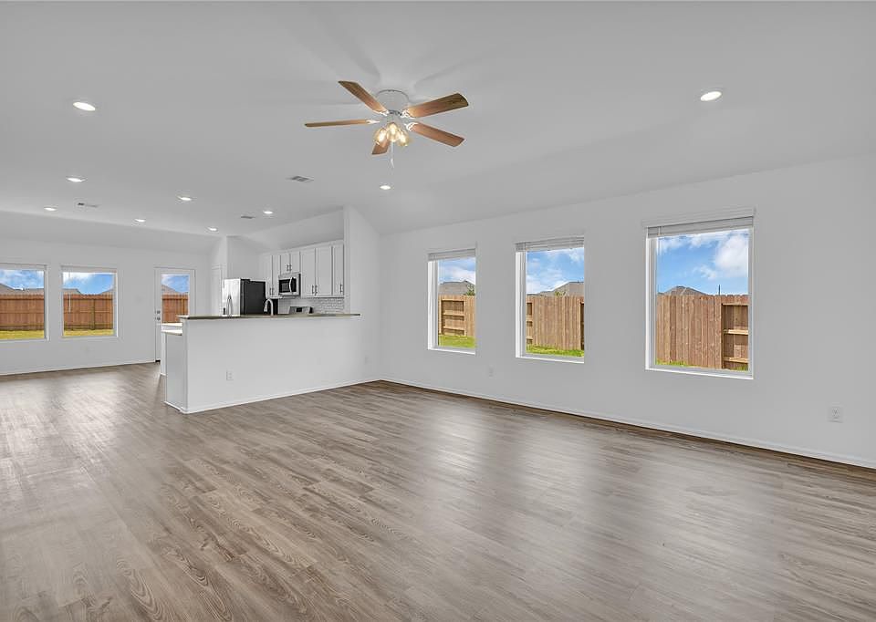 7427 Hillside Ave, Mont Belvieu, TX 77523 Zillow