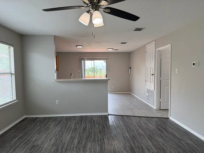 817 Live Oak Dr — Photo 19
