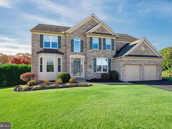 7 Warbler Ct, Newark, DE 19711