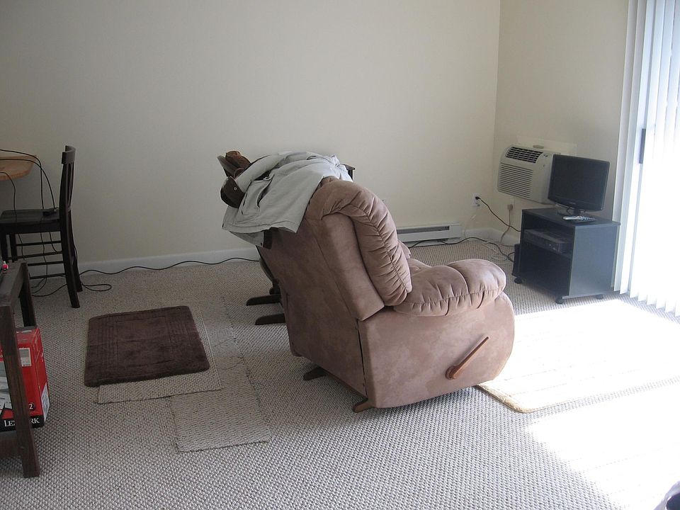 1st image of 37 Fountain Ln APT 8