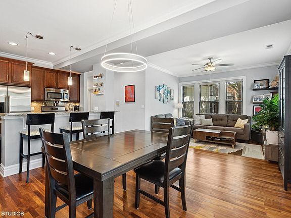 5th image of 6202 N Lakewood Ave APT 1S
