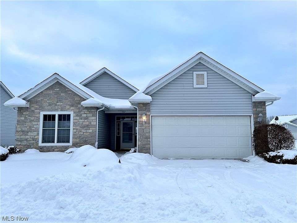 1st image of 301 Stonehedge Dr