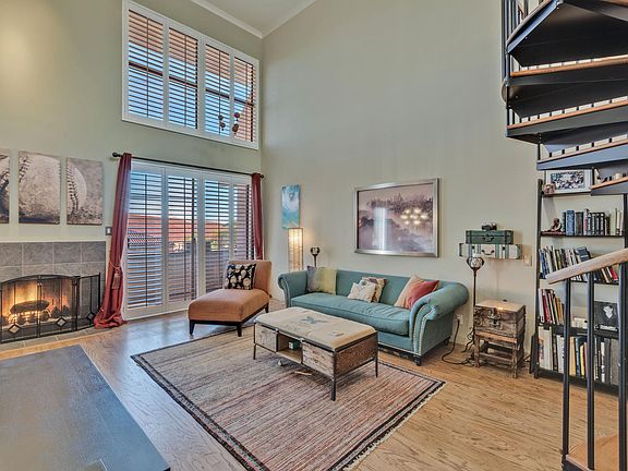 2nd image of 1271 Granville Ave APT 302