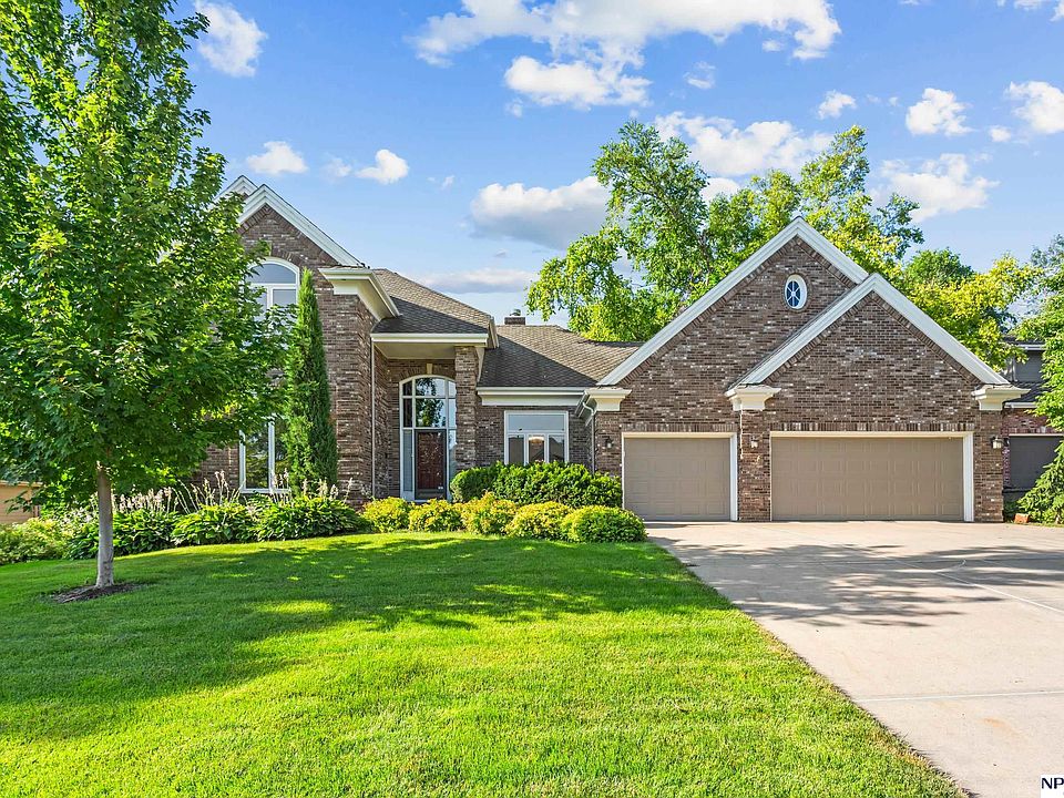 1st image of 16717 Leavenworth Cir
