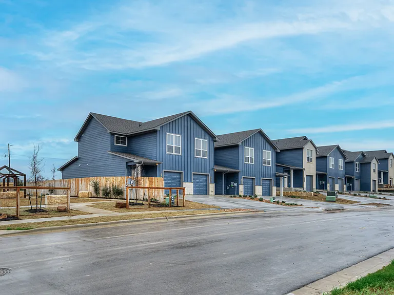 North Ridge Townhomes — Photo 1