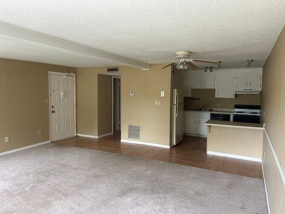 3rd image of 415 Lakeview St APT 4