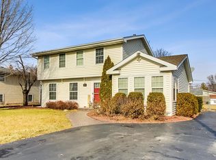 1810 Fairfield Rd, Lindenhurst, IL 60046