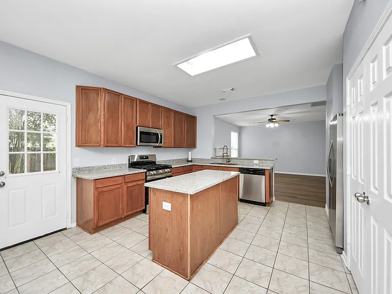 9002 Sundown Dr — Photo 20