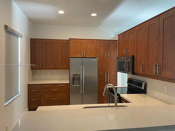 2nd image of 1757 Aspen Ln #0