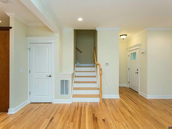 4th image of 124 Jefferson St APT 4